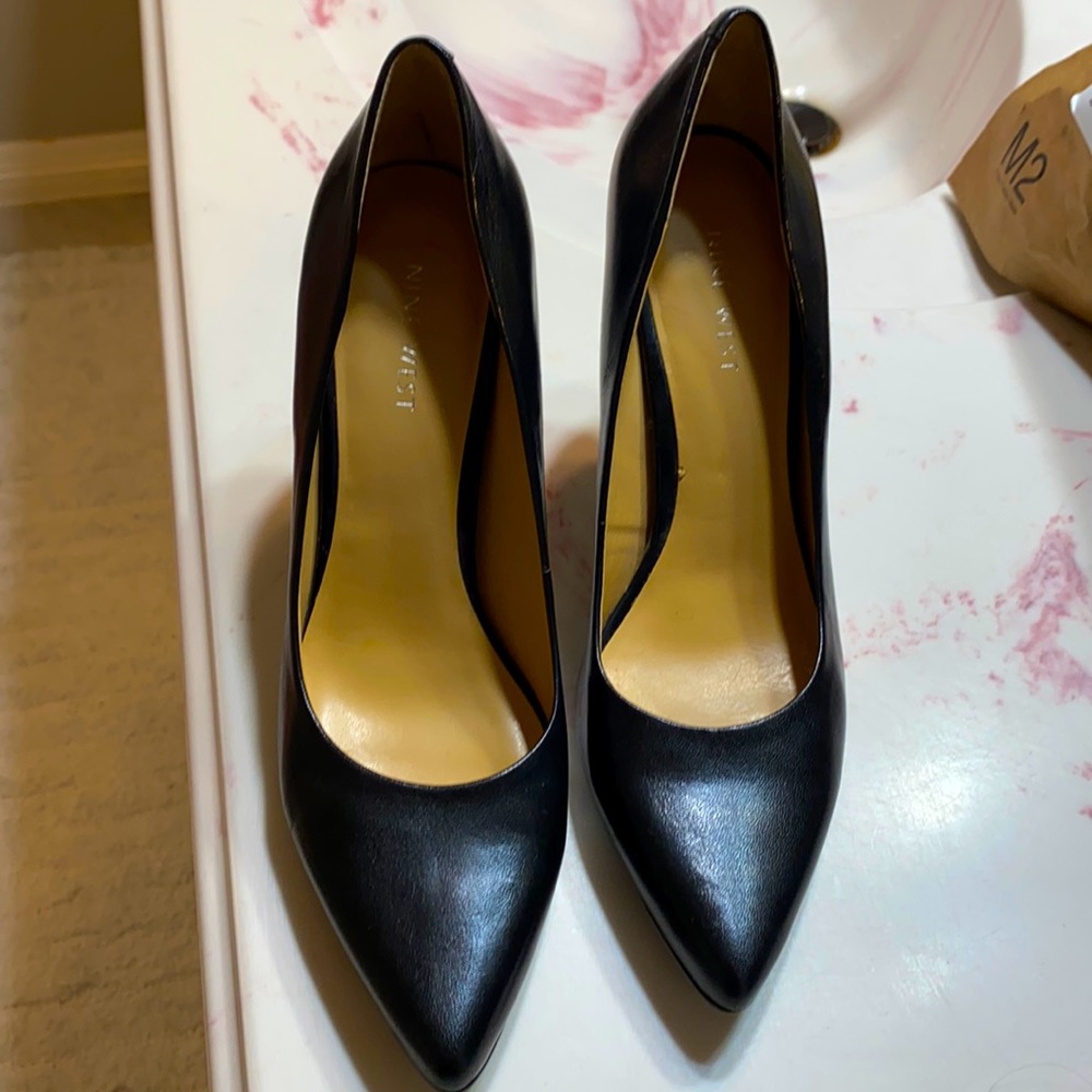 Like new Nine West black heels